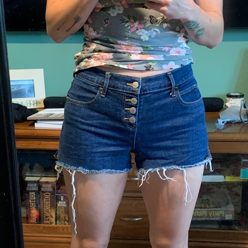 Old navy button front Jean shorts